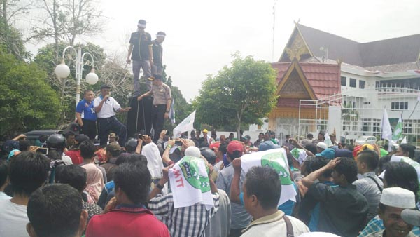 Warga Tiga Desa Desak Bos PT Hutahaean Ditangkap