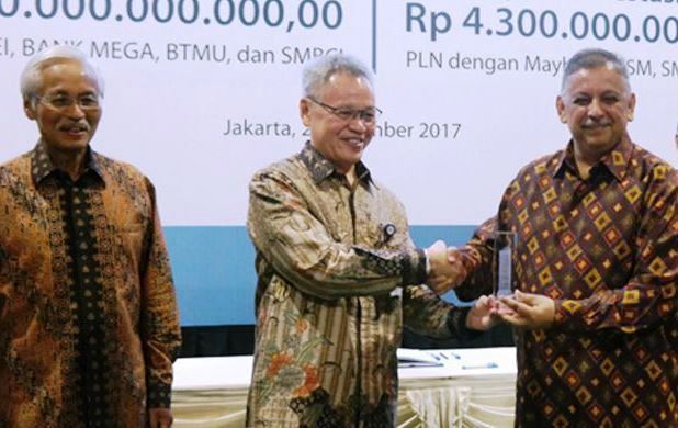 BCA Kucurkan 2,5 T untuk Aliri Listrik ke Pelosok Negeri