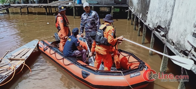 Basarnas, SPKKL Sambas Bakamla Temukan Anak Tenggelam di Sungai Sebangkau