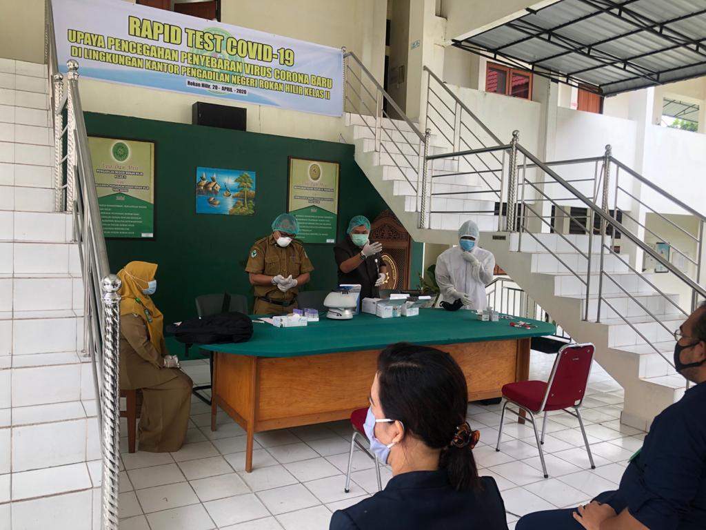 Antisipasi Dampak Covid -19, Hakim dan Pegawai  PN Rohil Laksanakan Rapid Test 