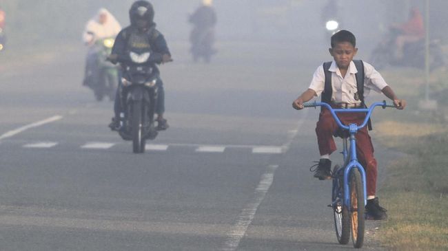 Disdik Memperpanjang Libur Sekolah di Pekanbaru, Akibat Asap yang Masih Tebal 