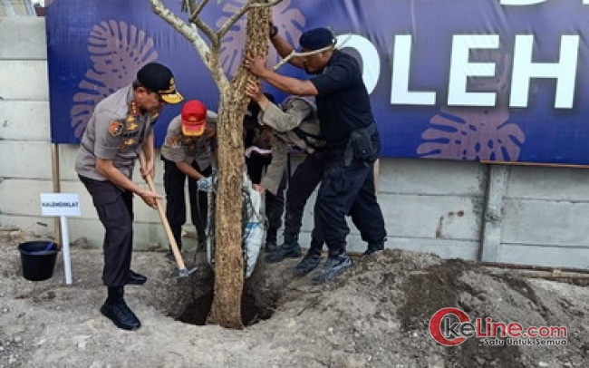 Berikan Nama Masjid dan Tanam Pohon di SPN Polda Riau Dilakukan Kalemdiklat Polri