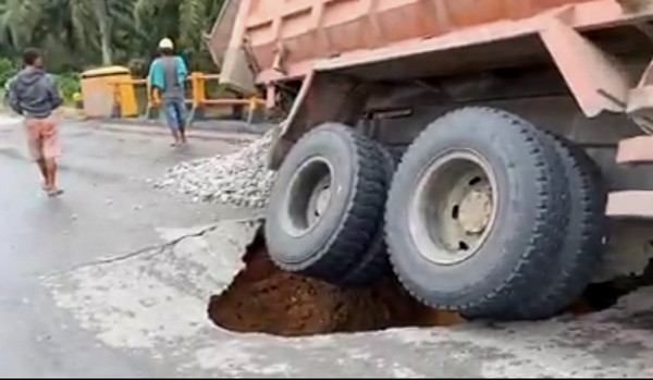 Akses Jalan Terputus, Pengendara ke Pelalawan Dihimbau Alihkan Jalan ke Langgam