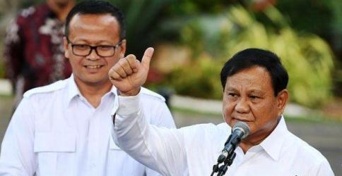 Edhy Prabowo "Meringis" Tersengat Capit Lobster 