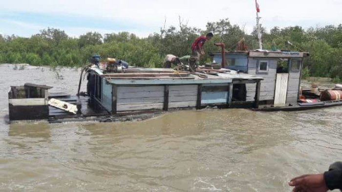 12 Orang Belum Ditemukan Dari Kapal Karam di Kapuas Hulu