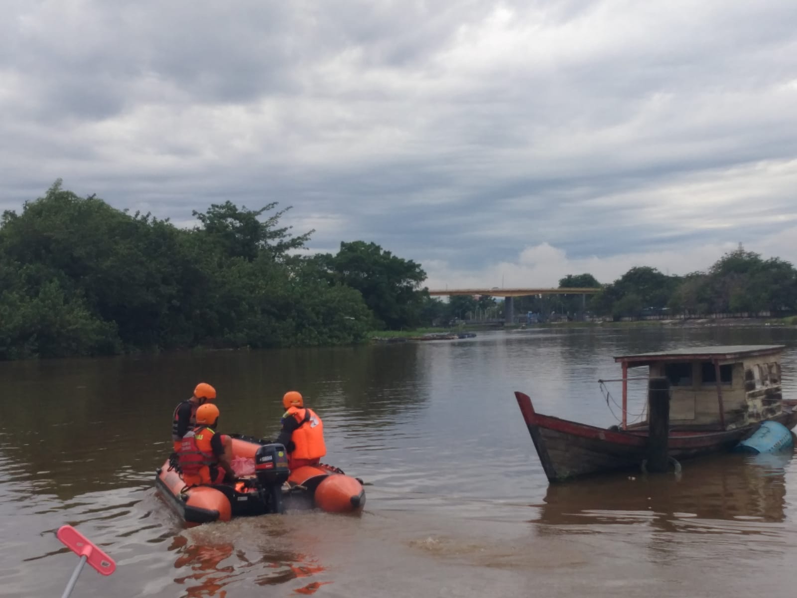 Bocah 11 Tahun Tenggelam di Sungai Reteh, Tim SAR Lakukan Pencarian