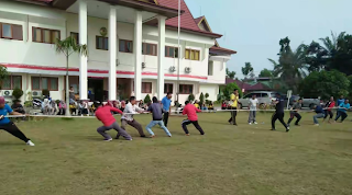 Sambut HUT RI Ke - 74   ,    Tim Wartawan Belum Beruntung Lawan Tim PN Rohil 