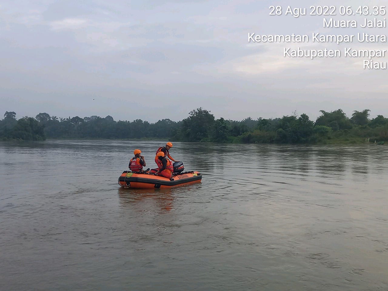 Sampan Angkut Sawit Tenggelam di Sungai Siak, 1 Pekerja Tenggelam