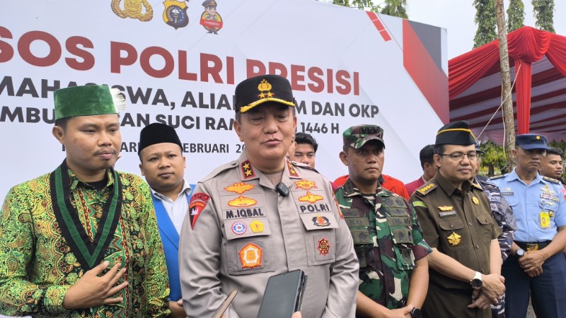 Polda Riau Serahkan 2.250 Paket Bantuan Sosial kepada Mahasiswa