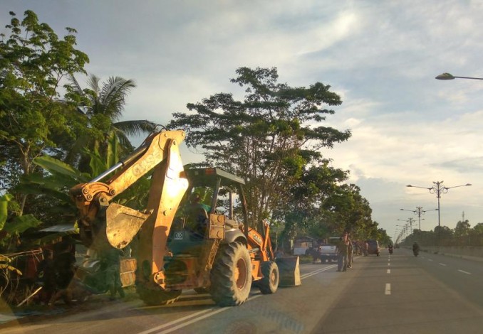 Ratusan Bangunan Liar di Jalan Pekanbaru-Bangkinang Dibongkar