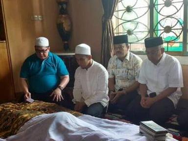 Istri Thamsir Rahman Tutup Usia