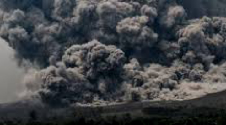 Empat Desa Gelap Gulita Siang Ini Akibat Awan Panas Sinabung