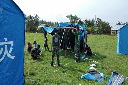 TNI Dirikan 100 Tenda Huntara Pengungsi di Balentuma Donggala