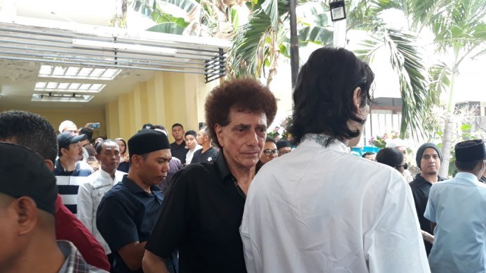 Kini Giliran Ozzy Albar Diamankan Sat Narkoba Polda Metro Jaya