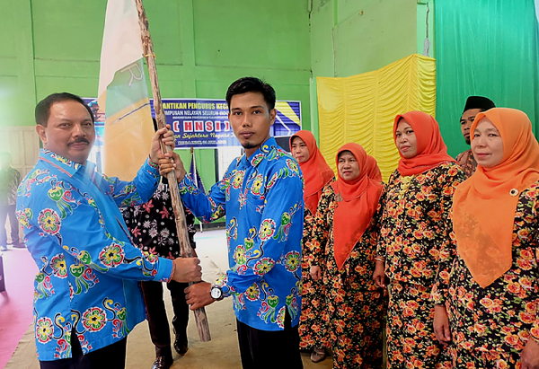 Said Syarifuddin Lantik IKA-UR Kecamatan Tanah Merah