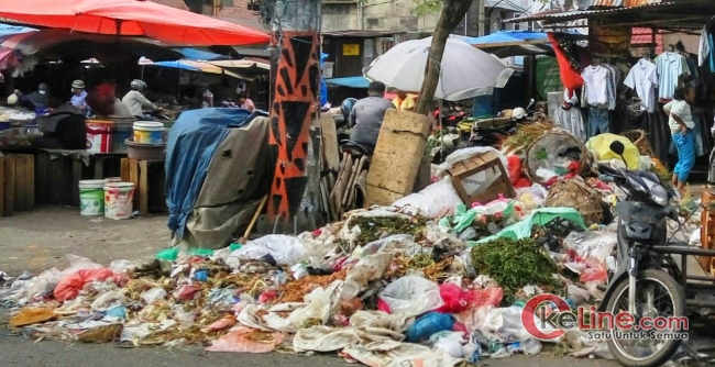 Endus Siasat Busuk Oknum DPRD VS Pejabat Pemko Pekanbaru, Warga Cium Anyir Bau Sampah