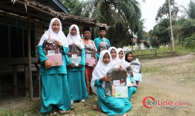 Bantuan untuk Pelajar Disalurkan Rumah Yatim Riau Kepelosok Bengkalis