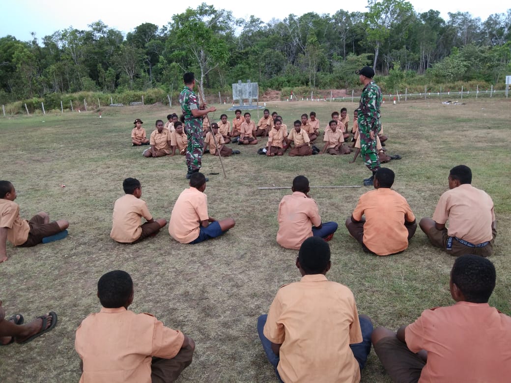 Melalui Kegiatan Pramuka, Satgas Yonif 411 Kostrad Bentuk Karakter Pelajar di Tapal Batas