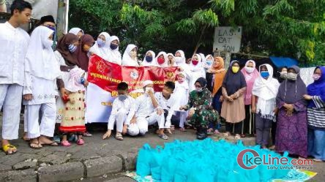 Pakati 96 Bagikan Paket Sembako Gratis Pada Warga Terdampak