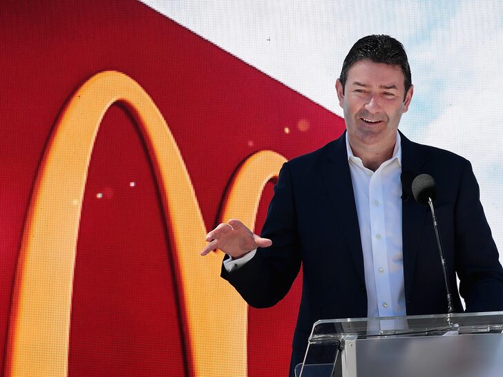 Menjalin Asmara dengan Karyawannya. CEO McDonalds di Pecat