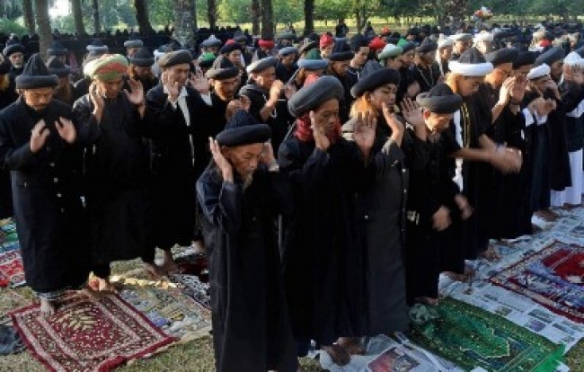 Jemaah Naqsabandiyah Takbiran Malam Ini