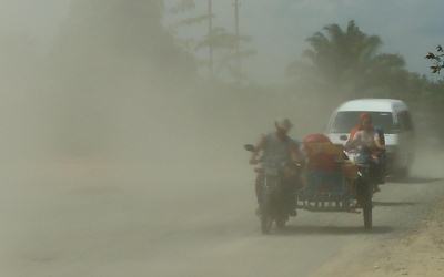 Warga Sesak Nafas Makan Debu Proyek Jalan