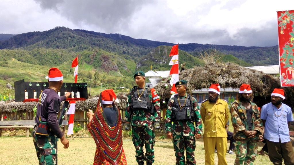 Ini Cara Satgas Yonif Mekanis 203/AK Mensyukuri Datangnya Natal