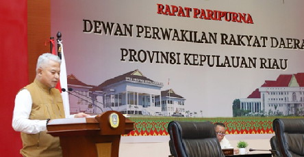 Fraksi-Fraksi DPRD Kepri Sampaikan Pandum APBD TA 2024