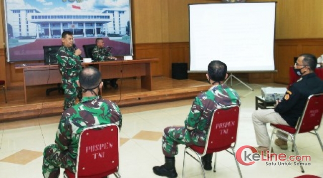 Kolonel Chk Ahmad Dandy Diberikan Penyuluhan Hukum Pada Personel PNS Puspen TNI