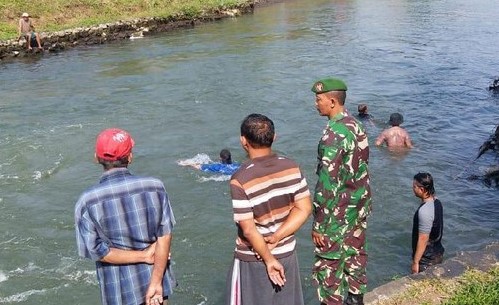 Wanda dan Rekannya Tewas Setelah Keduanya Kecebur Masuk Sungai di Blitar