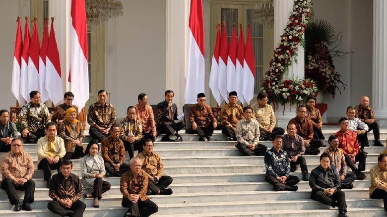 Setelah Melantik Kabinet Baru. Jokowi Meminta Maaf Tak Bisa Akomodir Semua Pihak