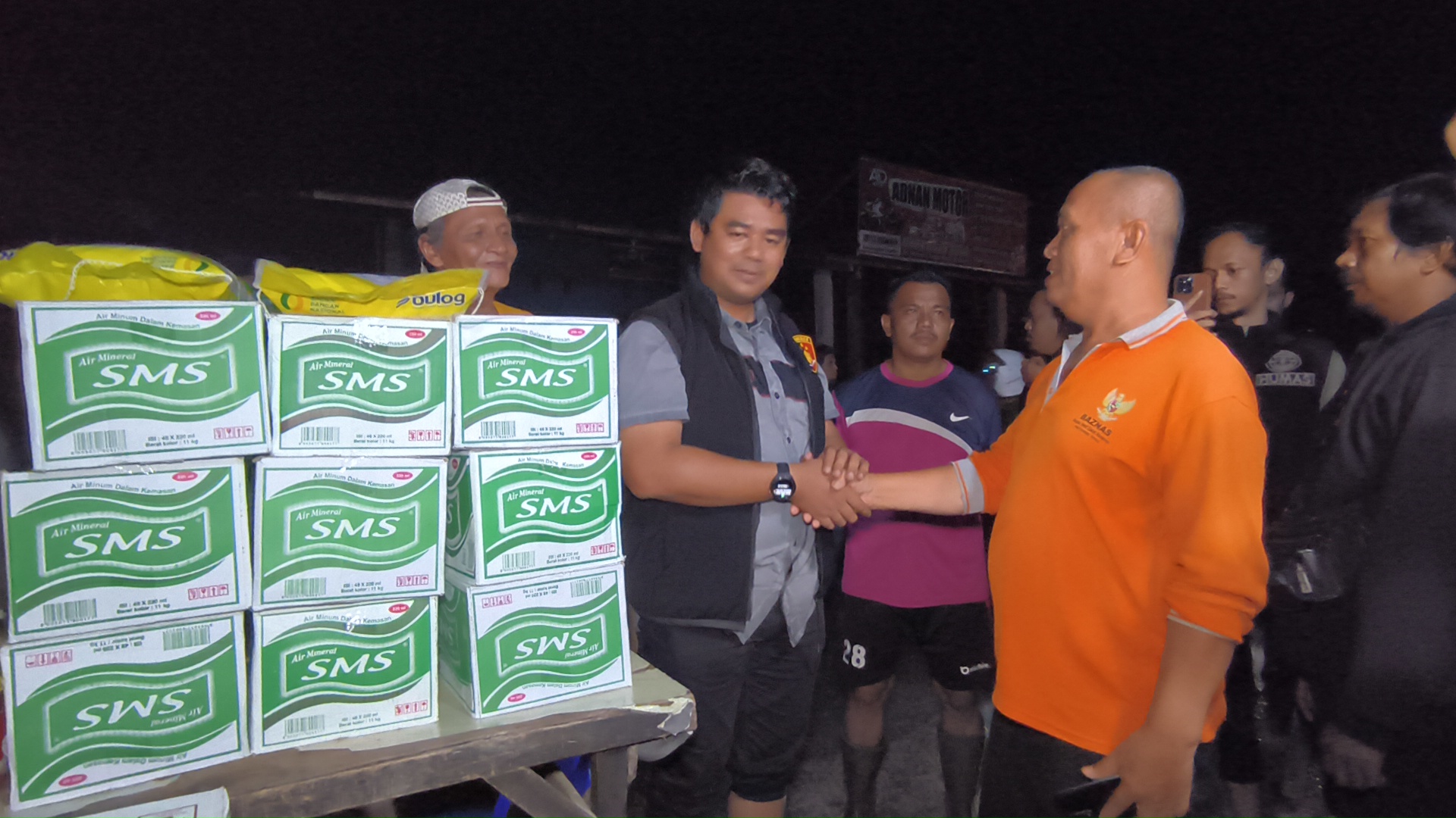 Satreskrim Polresta Pekanbaru Tinjau Lokasi Banjir untuk Pastikan Keamanan Rumah Warga