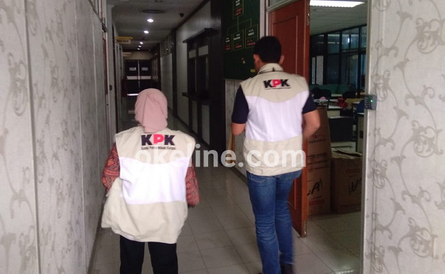 Heboh, KPK Geledah Beberapa Ruangan di Kantor Bupati Bengkalis