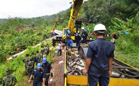 Jalur KA Purwakarta Ambles, Akibatnya Bahu Rel Jakarta-Bandung Bergeser