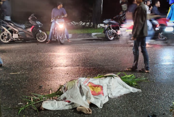 Tabrak Pick-up Ikan dari Belakang, Pengendara Motor Tewas Ditempat