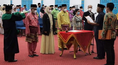 Sekda Pelalawan Melantik 325 Pejabat di Malam Pergantian Tahun