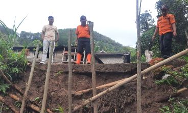 Akibat Runtuhnya Jalan Desa, Sebanyak 300 KK Terancam Terisolir di Kabupaten Agam