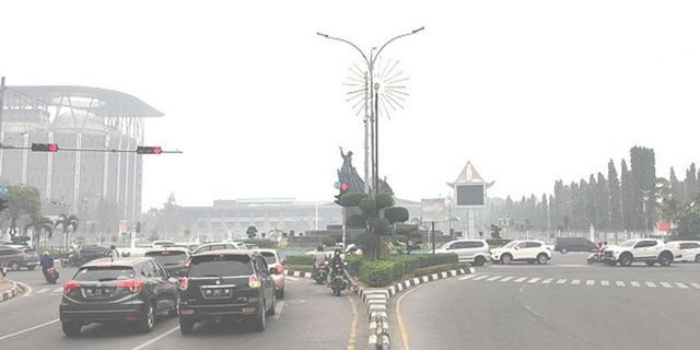 Udara Kota Pekanbaru Tidak Sehat. Asap Pekat Masih Menyelimuti