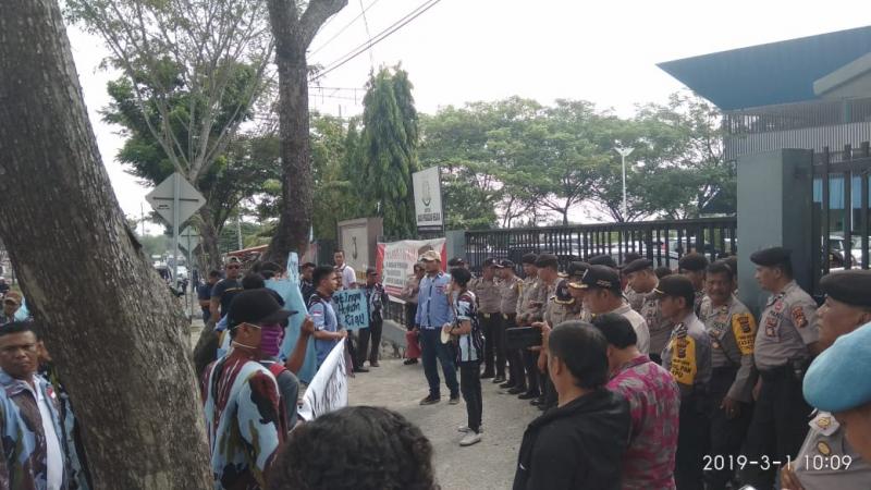 Kasus Hotel Mimosa Tidak Diusut Kejati, Sapma IPK Demo