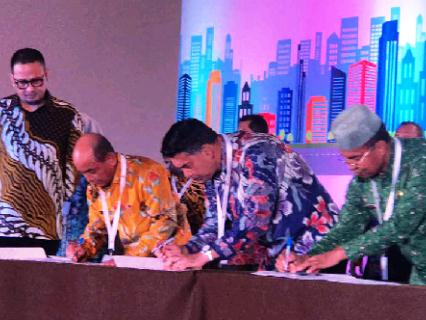 Bupati Harris Teken MoU Smart City di Makassar