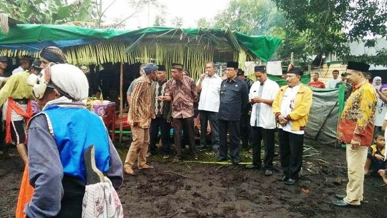 Bupati Inhil, HM Wardan  Resmikan Gedung PAUD dan Pustu