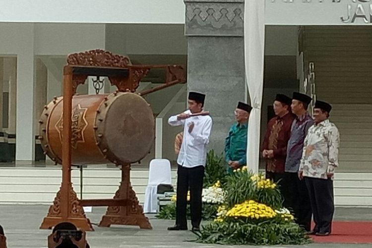 Resmikan Masjid Raya KH Hasyim Asy