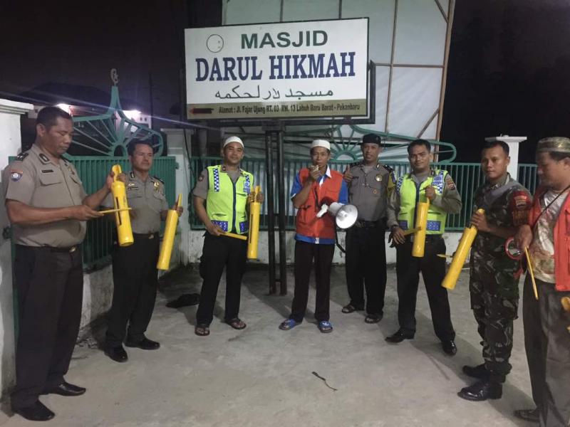 Polresta Pekanbaru Giat Melakukan Opor Sahur di Tengah Masyarakat