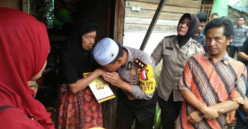 Nenek Aminah Berharap Polresta Pekanbaru Terus Jalankan Jum