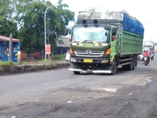 Mulai Besok, Truk Tonase Berat Dilarang Jalan