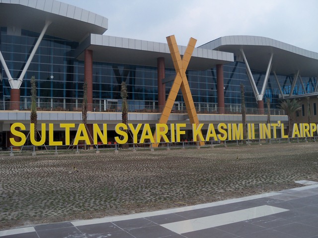 Perpanjangan Runway Bandara SSK II Dipercepat