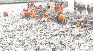 Ditinggal Ahok Djarot Teluk Jakarta, Muara Angke Dipenuhi Sampah