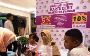 Mega Syariah Tawarkan Diskon Hingga 10 Persen di Transmart