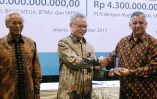 BCA Kucurkan 2,5 T untuk Aliri Listrik ke Pelosok Negeri