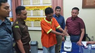 POLSEK KAWASAN PELABUHAN PEKANBARU MUSNAHKAN BARANG BUKTI SABU